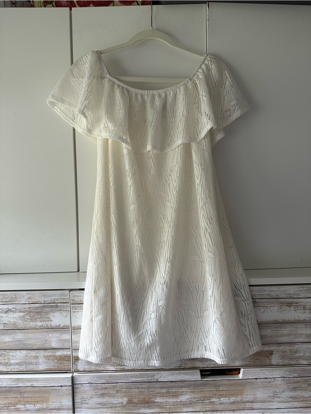 🤍 Apt. 9 White Burnout Velvet Off Shoulder Ruffle Dress Size Small